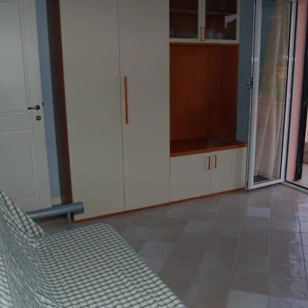Solanha Monolocale N.4 *